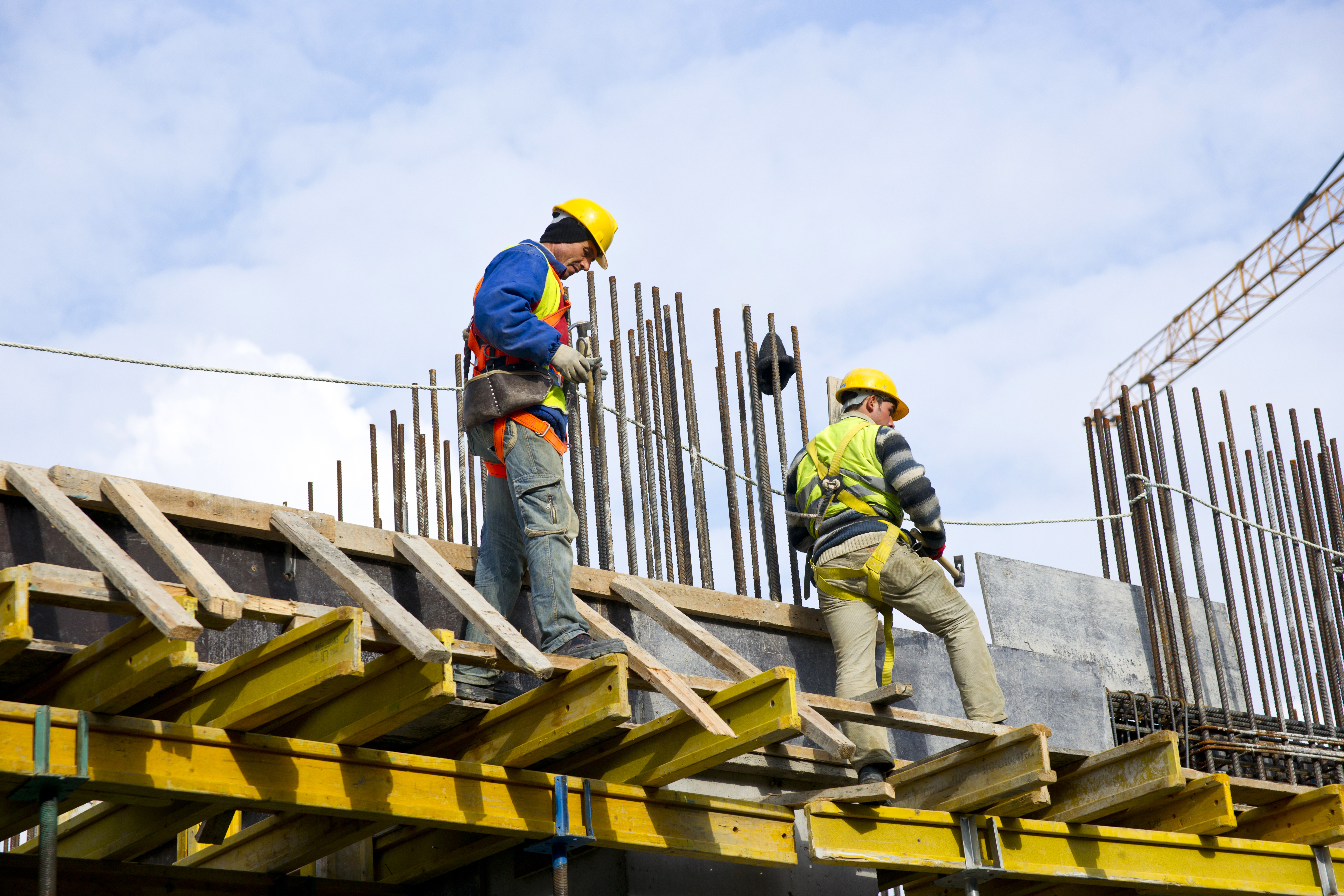 Setor da Construção Civil prevê compressão severa de margens e forte pressão sobre habitação popular