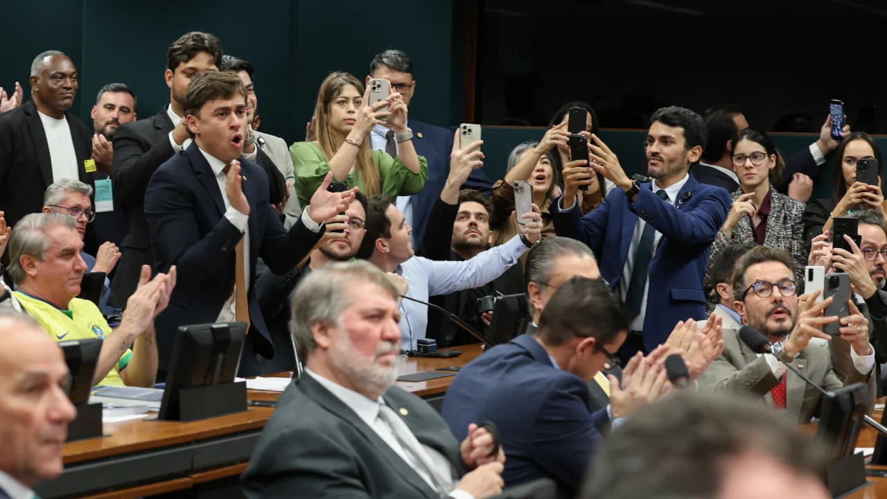 Como votou cada deputado na PEC que reduz a maioridade penal na CCJ