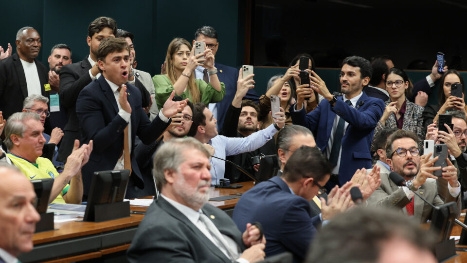 Como votou cada deputado na PEC que reduz a maiori