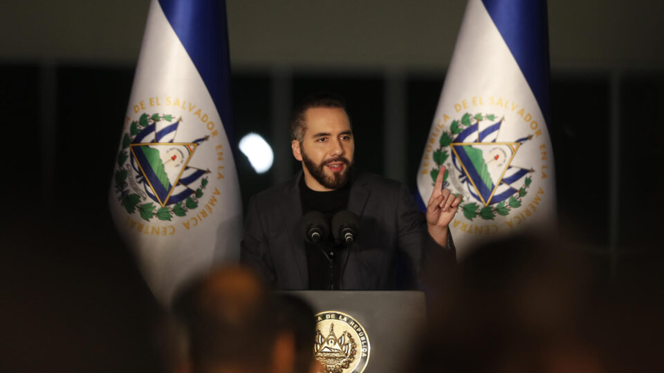 Referência para a direita no combate ao crime, Bukele agora tem um novo alvo
