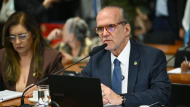 Senado aprova “pauta-bomba” e aumenta piso salarial de médicos e dentistas