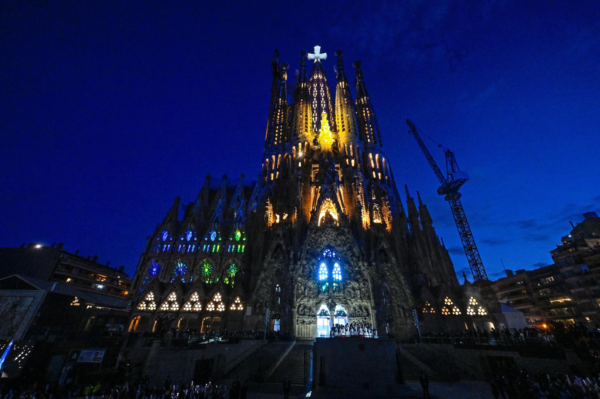 Papa Leão XIV realiza sonho de Gaudí um século depois