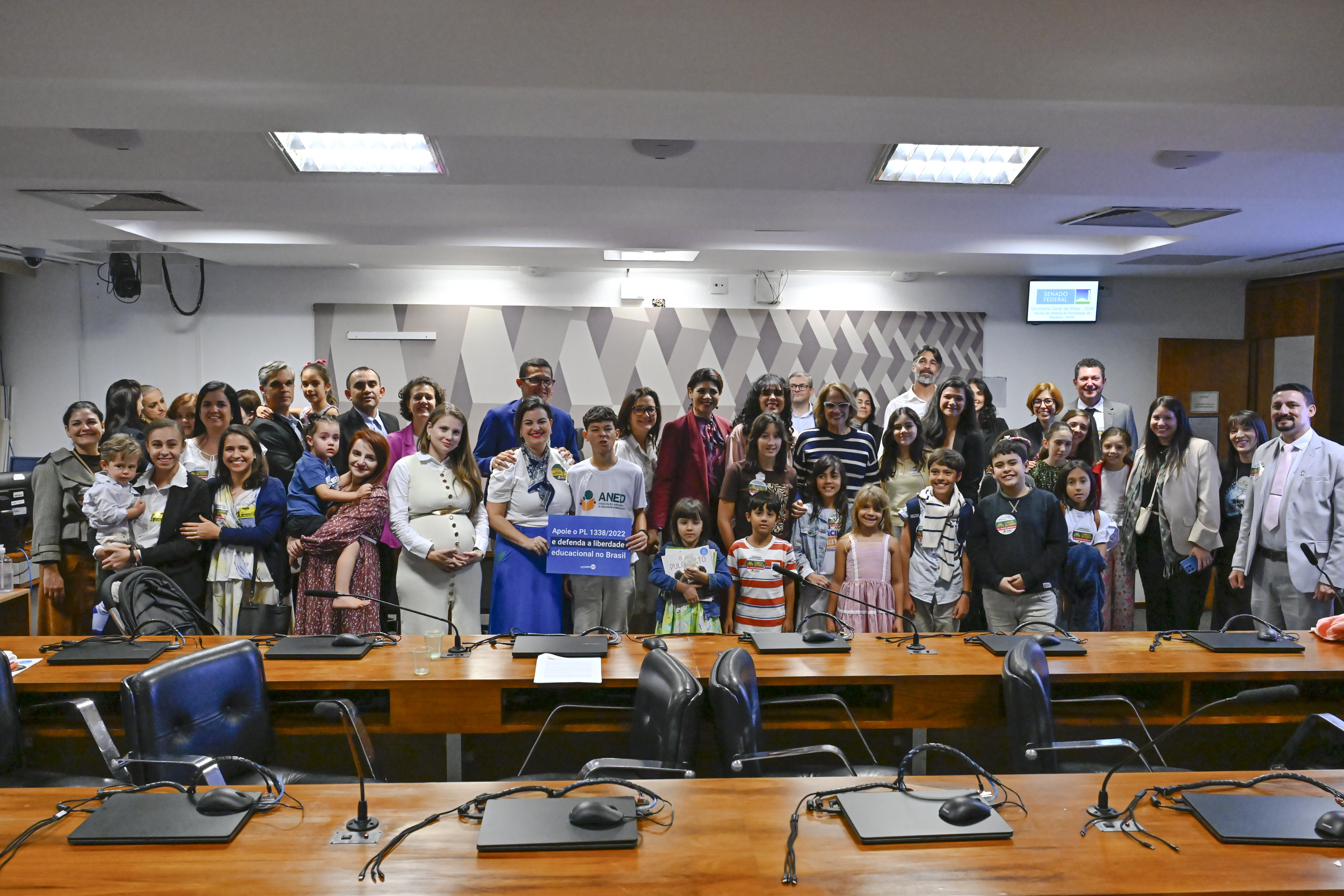 Damares diz que comissão no Senado tem maioria favorável ao homeschooling