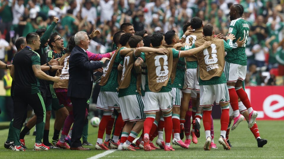 México abre Copa do Mundo com vitória e festa no Azteca