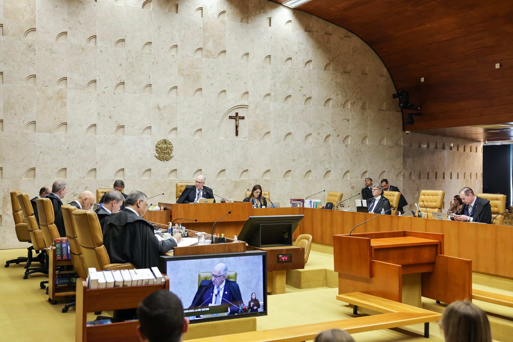 Julgamento de recursos contra ampliação da responsabilização das big techs será retomado pelo STF na próxima semana.