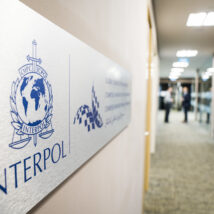 Interpol prende mais de 8 mil em uma das maiores cooperações internacionais da história A força-tarefa surge como a tentativa de coordenação estruturada mais ambiciosa já colocada em prática na região para combater o crime organizado e suas parcerias transnacionais