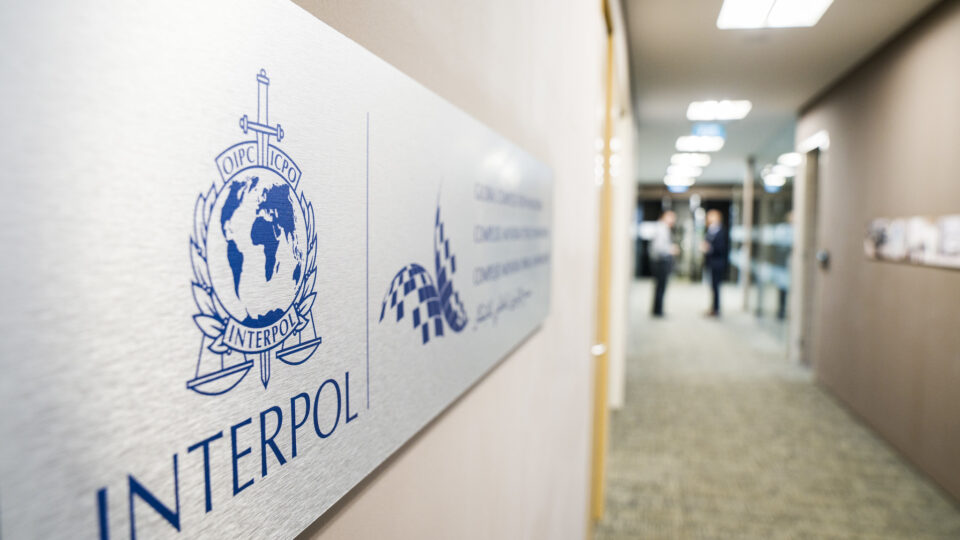 Interpol prende mais de 8 mil em uma das maiores cooperações internacionais da história