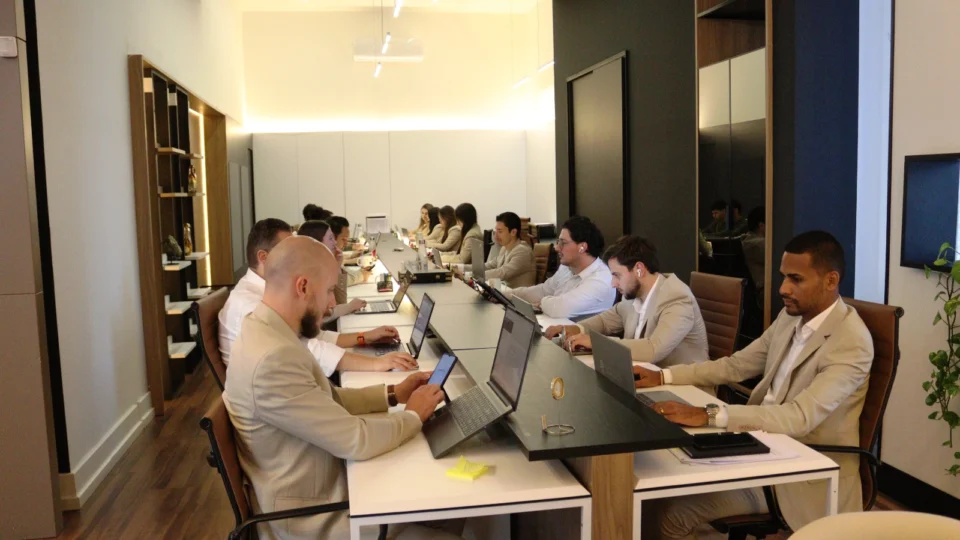 A equipe da Golden Brasil tem sido protagonista no crescimento da companhia, impulsionando inovação, transparência e expansão no setor mineral.