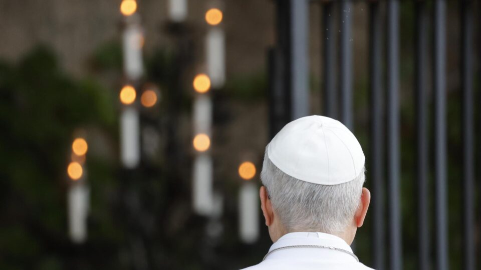Perseguição religiosa global atinge 388 milhões de cristãos e exige atenção mundial
