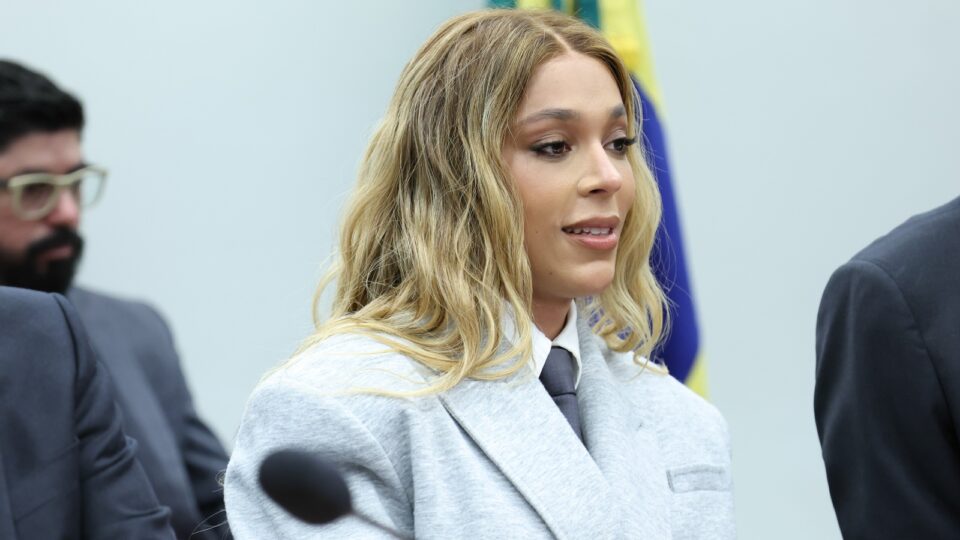 Universidade federal concede título honoris causa a Erika Hilton