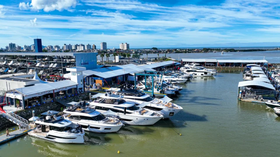 Itajaí lidera as exportações brasileiras de barcos de lazer.
