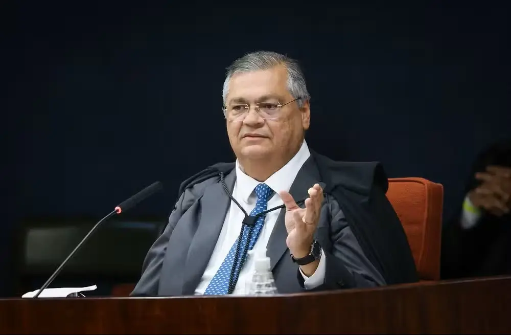 Maioria foi formada em 1h15, com votos de Alexandre de Moraes e Cristiano Zanin.