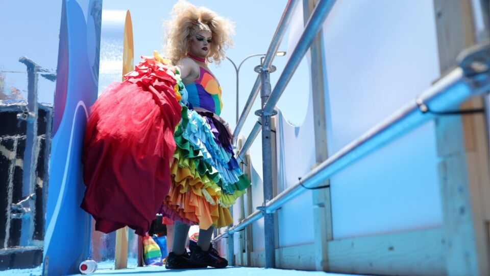 Por que o apoio à causa LGBT está caindo nos EUA?