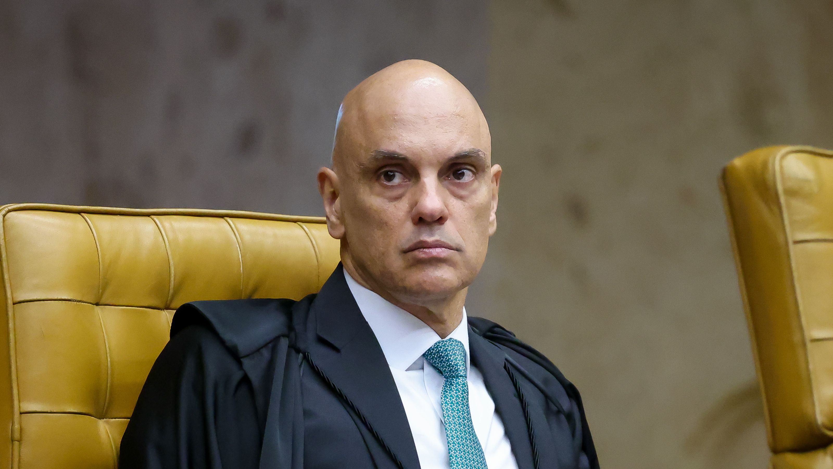 Ao livrar Carla Zambelli, Justiça italiana afirma: Alexandre de Moraes não é juiz
