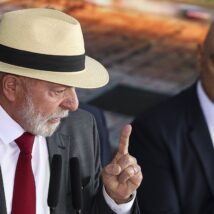Lula e Alexandre de Moraes vêm desmoralizando o Brasil no exterior. Imagem referente a matéria