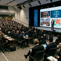 Operadores do Direito criticam o avanço de pautas associadas à chamada “cultura woke” em eventos da área. Imagem referente a matéria