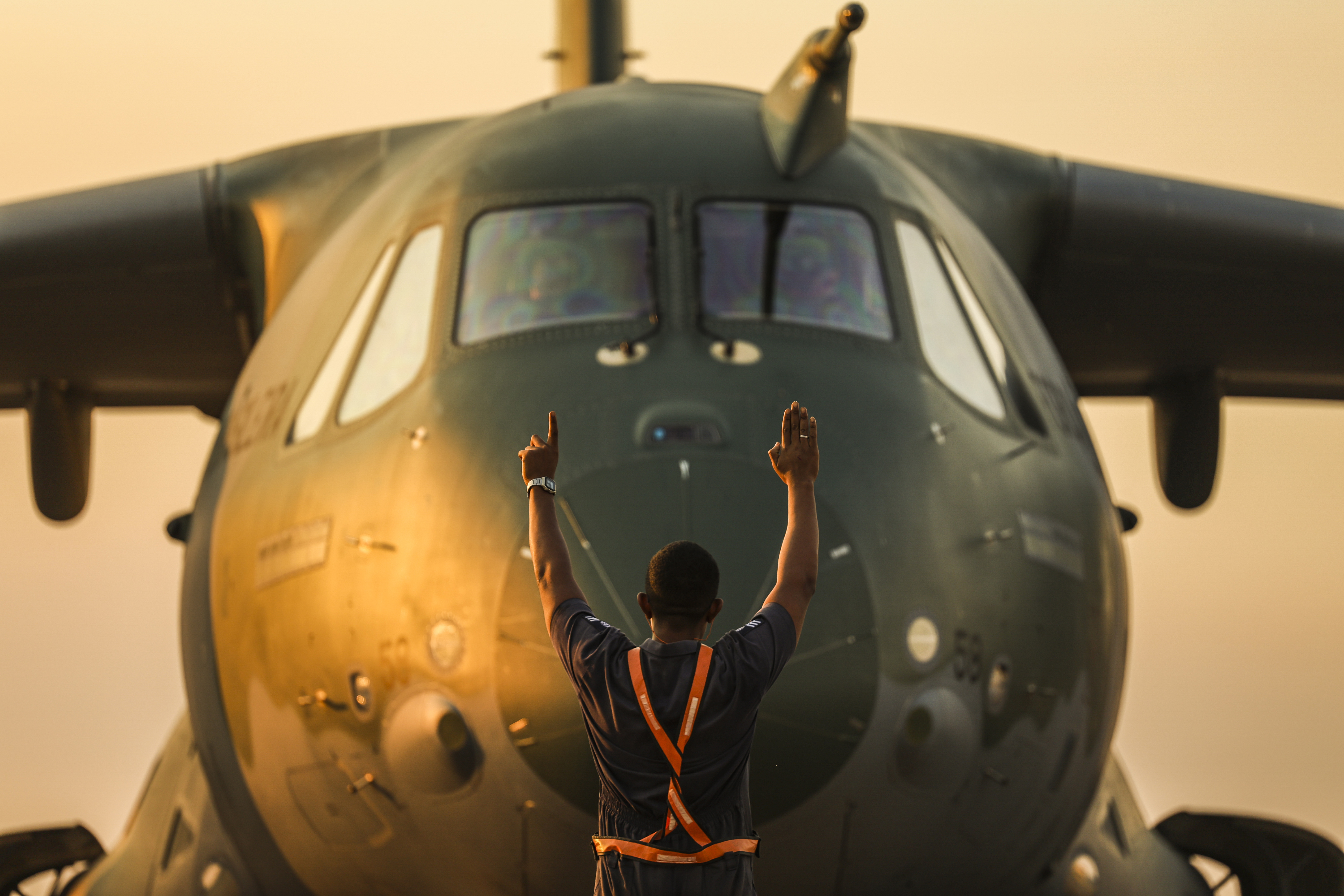 Da Embraer à Avibrás: Corrida armamentista global favorece indústria bélica brasileira