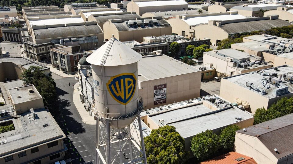 EUA aprovam compra bilionária da Warner pela Paramount