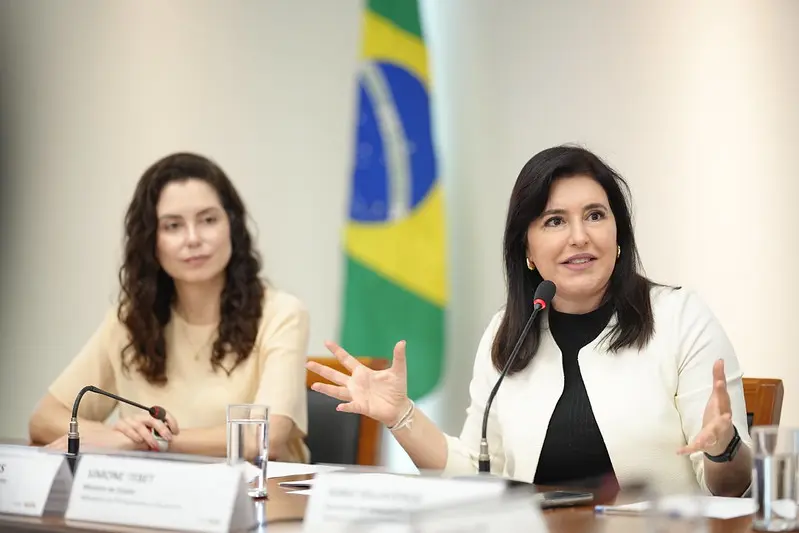 Simone Tebet e a então secretária nacional de Planejamento, Virgínia de Ângelis, responsável por conduzir a elaboração do Estratégia Brasil 2050.