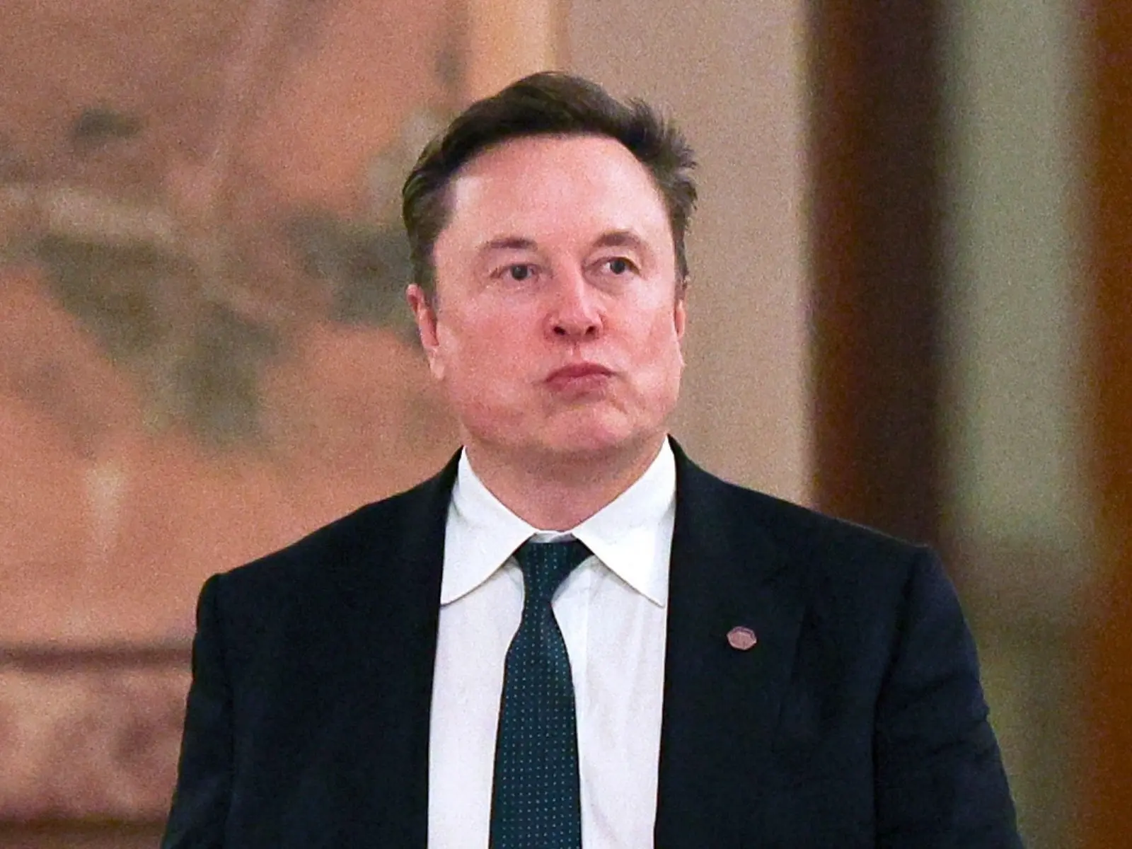 musk reino unido lei menores