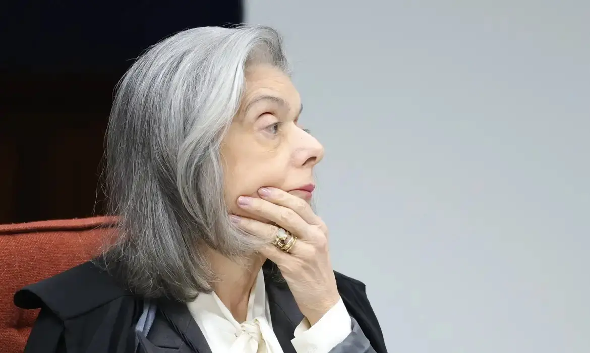 Candidato obteve 71,5, mas viu oito mulheres com notas inferiores passarem na sua frente.