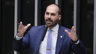 Moraes marca julgamento de recurso contra condenação de Eduardo Bolsonaro