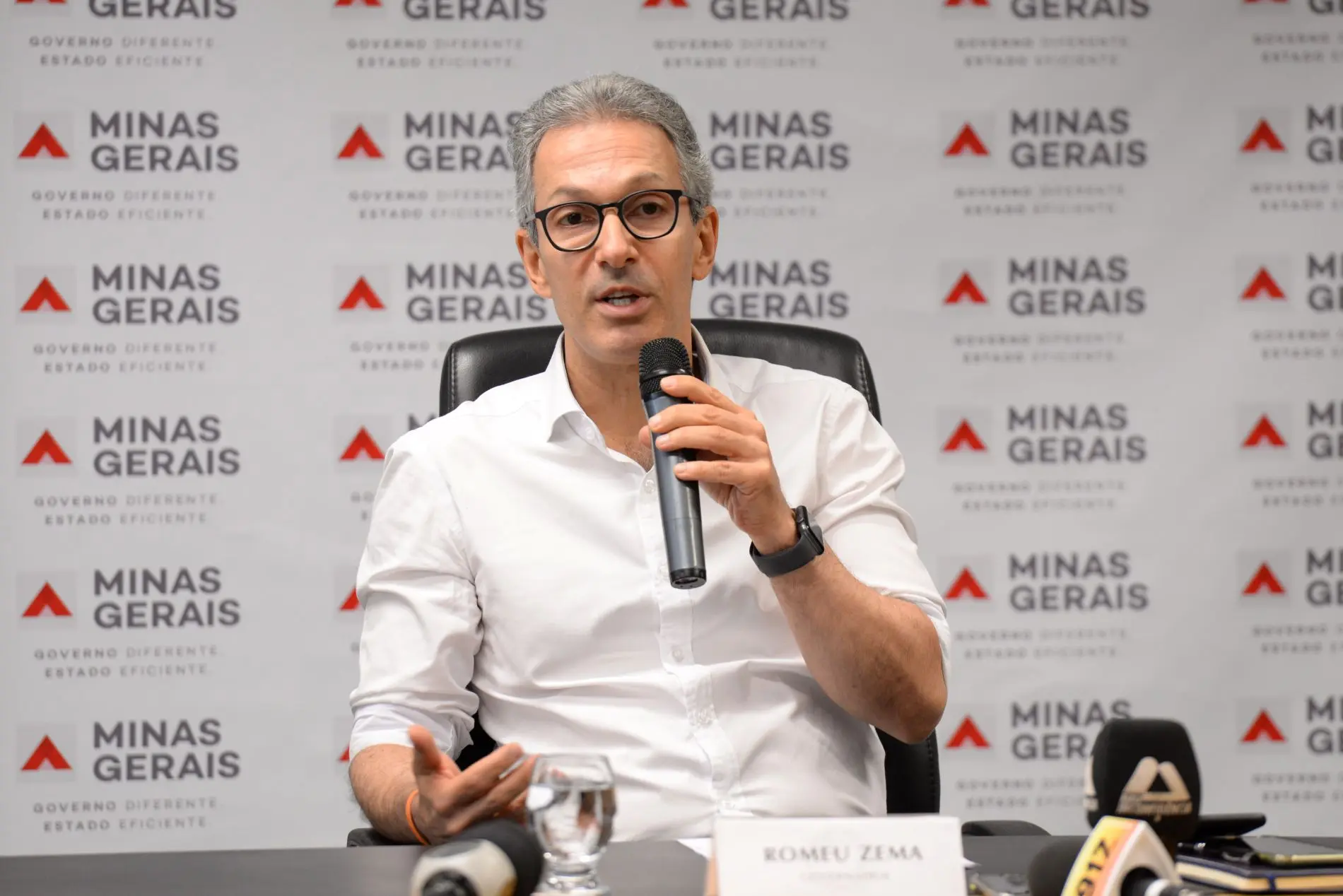 Zema diz que Eduardo Bolsonaro “vestiu a carapuça”