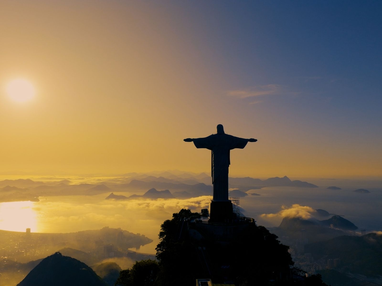 Nenhuma Estátua da Liberdade jamais será párea para o Cristo Redentor.
