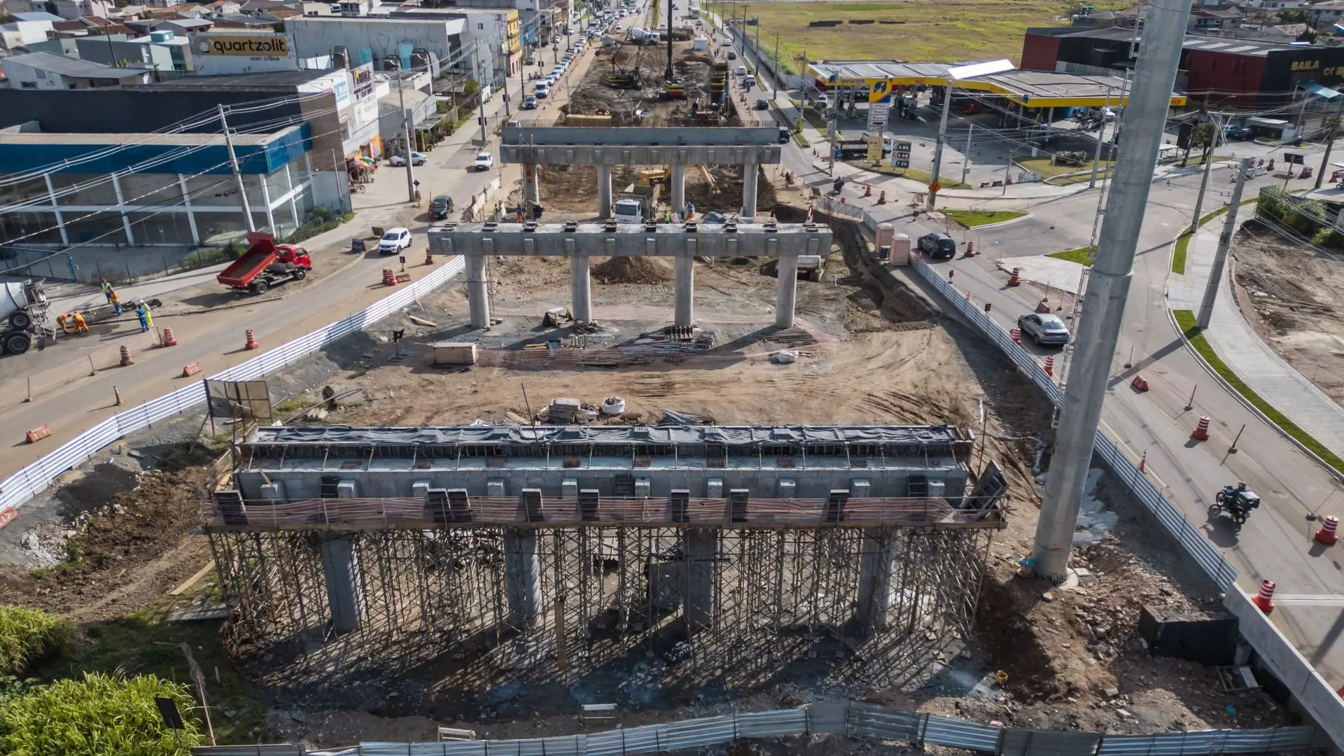 Viaduto que liga Curitiba a Pinhais integra as intervenções voltadas à melhoria da mobilidade e da conexão entre Curitiba e municípios da Região Metropolitana.