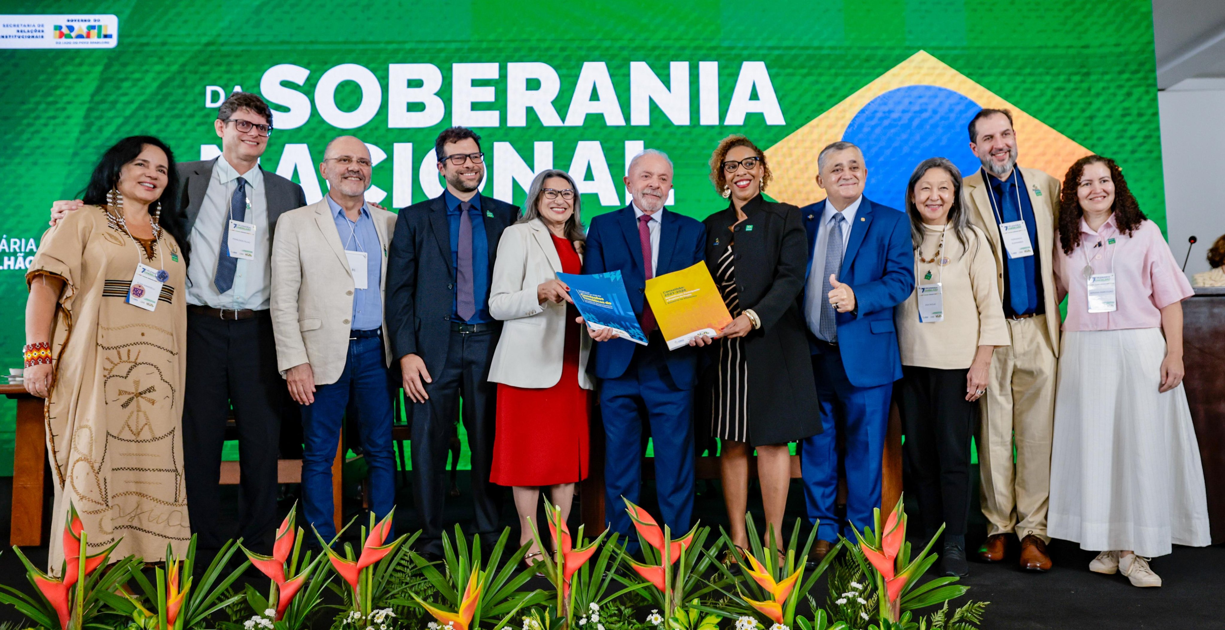 Governo trabalha para consolidar na Constituição influência de ONGs em políticas públicas