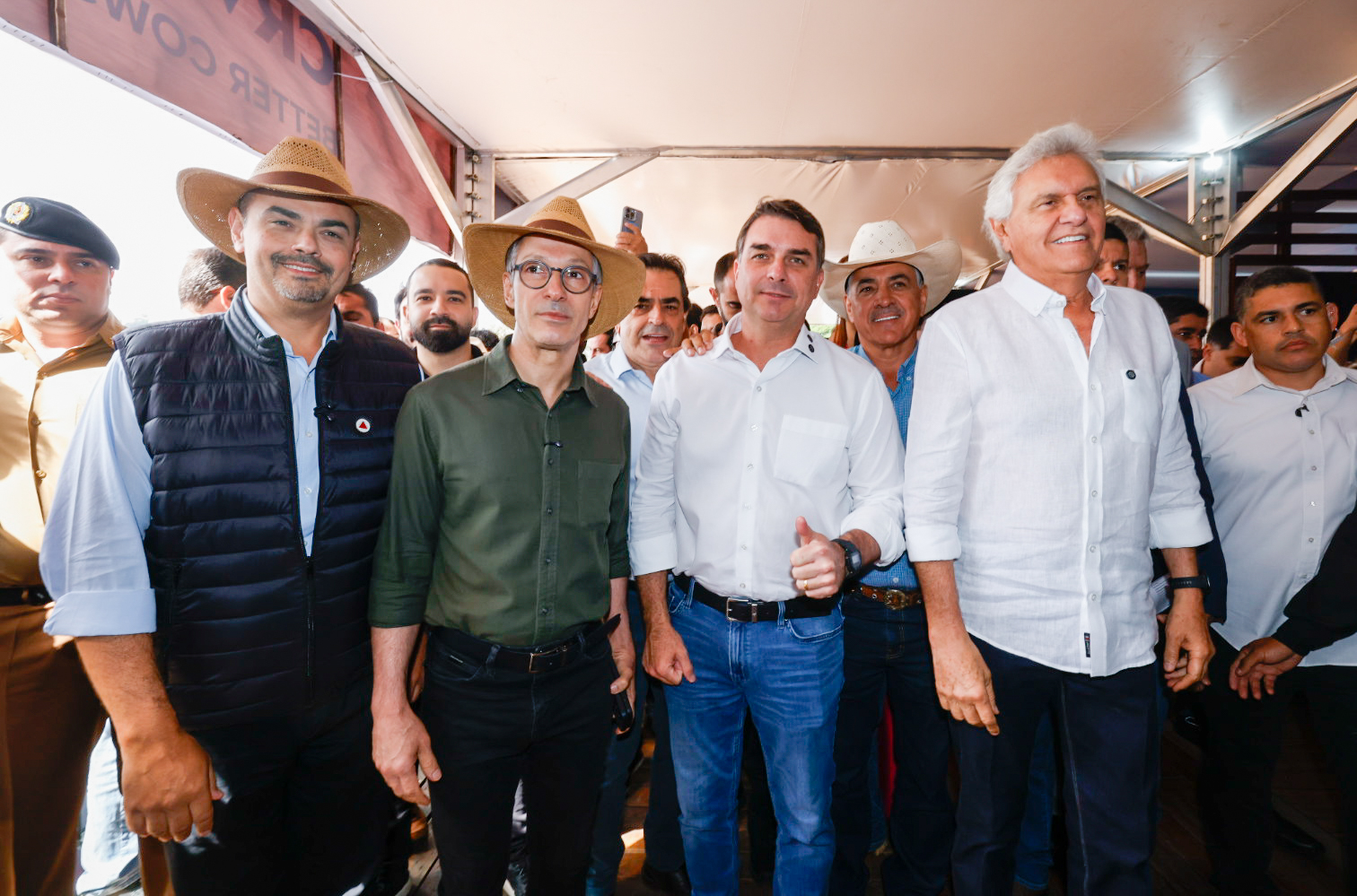 Embate entre Novo e Zema no Sul do país expõe dilema sobre apoio a Flávio Bolsonaro