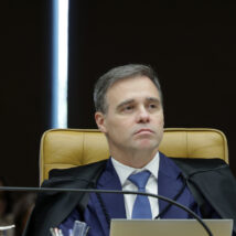 Mendonça contra a Máfia: ministro lavou a alma do brasileiro decente Mendonça diz ter recusado proposta de “delação seletiva” de Vorcaro: “Perderam o pudor”