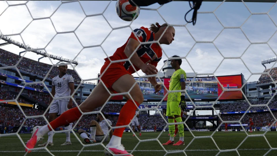 Haaland comemora gol da Noruega
