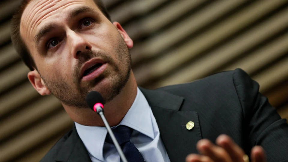 Eduardo Bolsonaro diz que condenação do STF visa tirá-lo das eleições