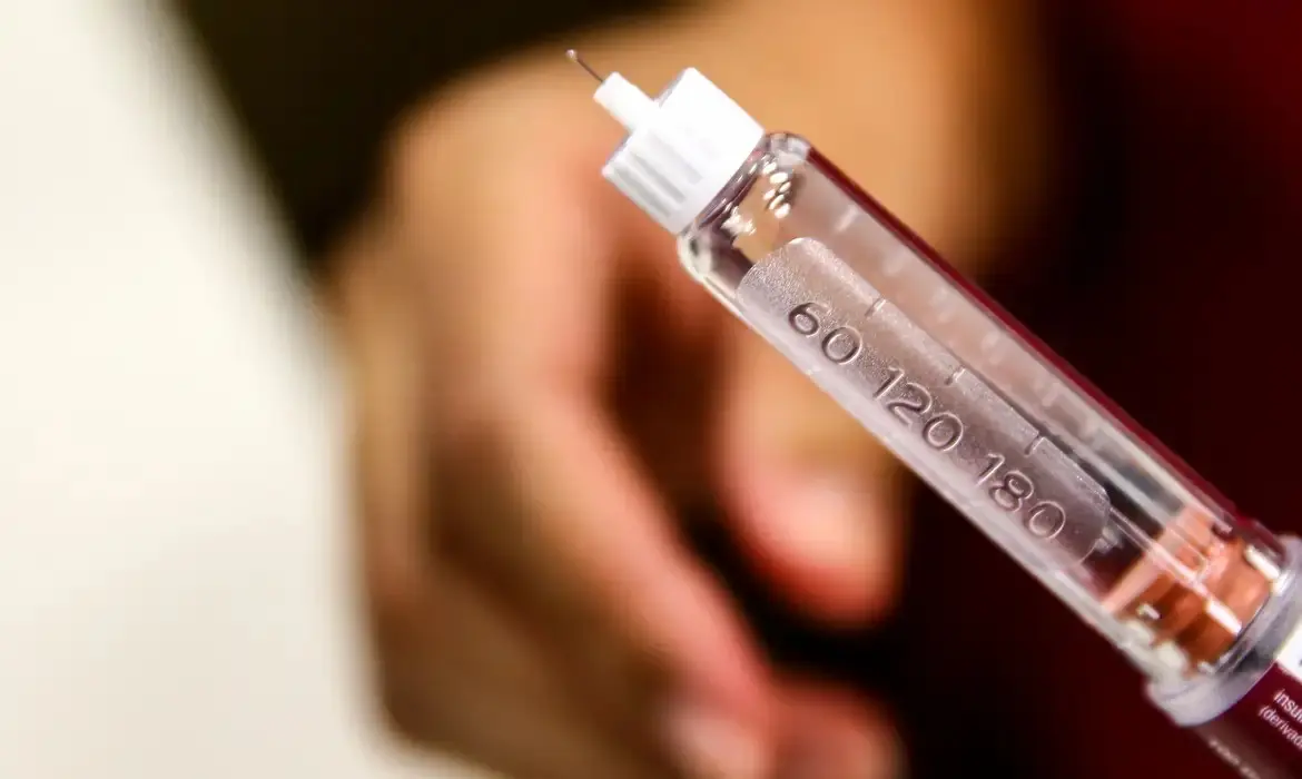 Projetadas para o tratamento de diabetes, canetas se tornaram populares entre quem busca perder peso.