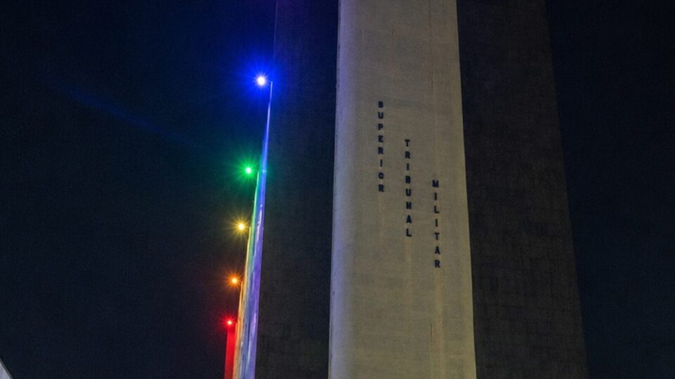 Superior Tribunal Militar adota as cores do arco-íris no mês do Orgulho LGBT