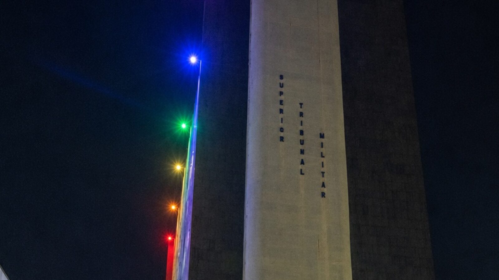 Superior Tribunal Militar adota as cores do arco-íris no mês do Orgulho LGBT