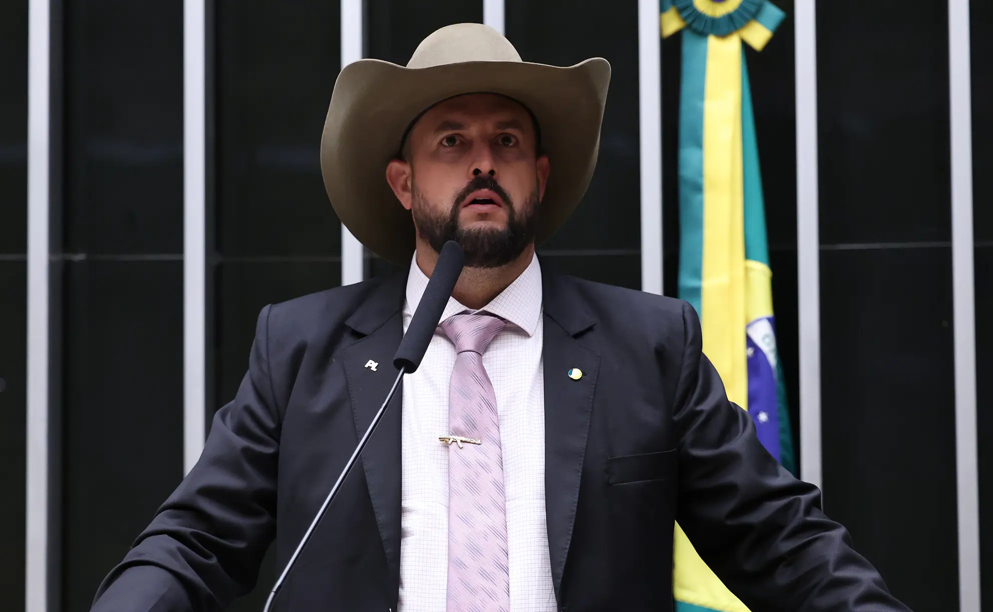 Câmara aprova anistia a multas de caminhoneiros por bloqueios após eleição de 2022