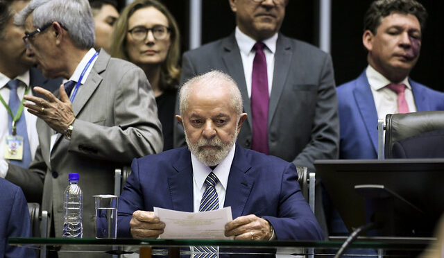 Por que a ameaça de Lula de retaliar os EUA preocupa especialistas?