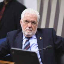 Jaques Wagner é alvo de busca e apreensão em operação do caso Master Além do senador e líder petista, há um mandado contra o empresário Augusto Lima. Nova fase foca na Bahia.