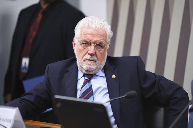 Jaques Wagner, líder do governo Lula, é alvo de busca e apreensão em operação do caso Master