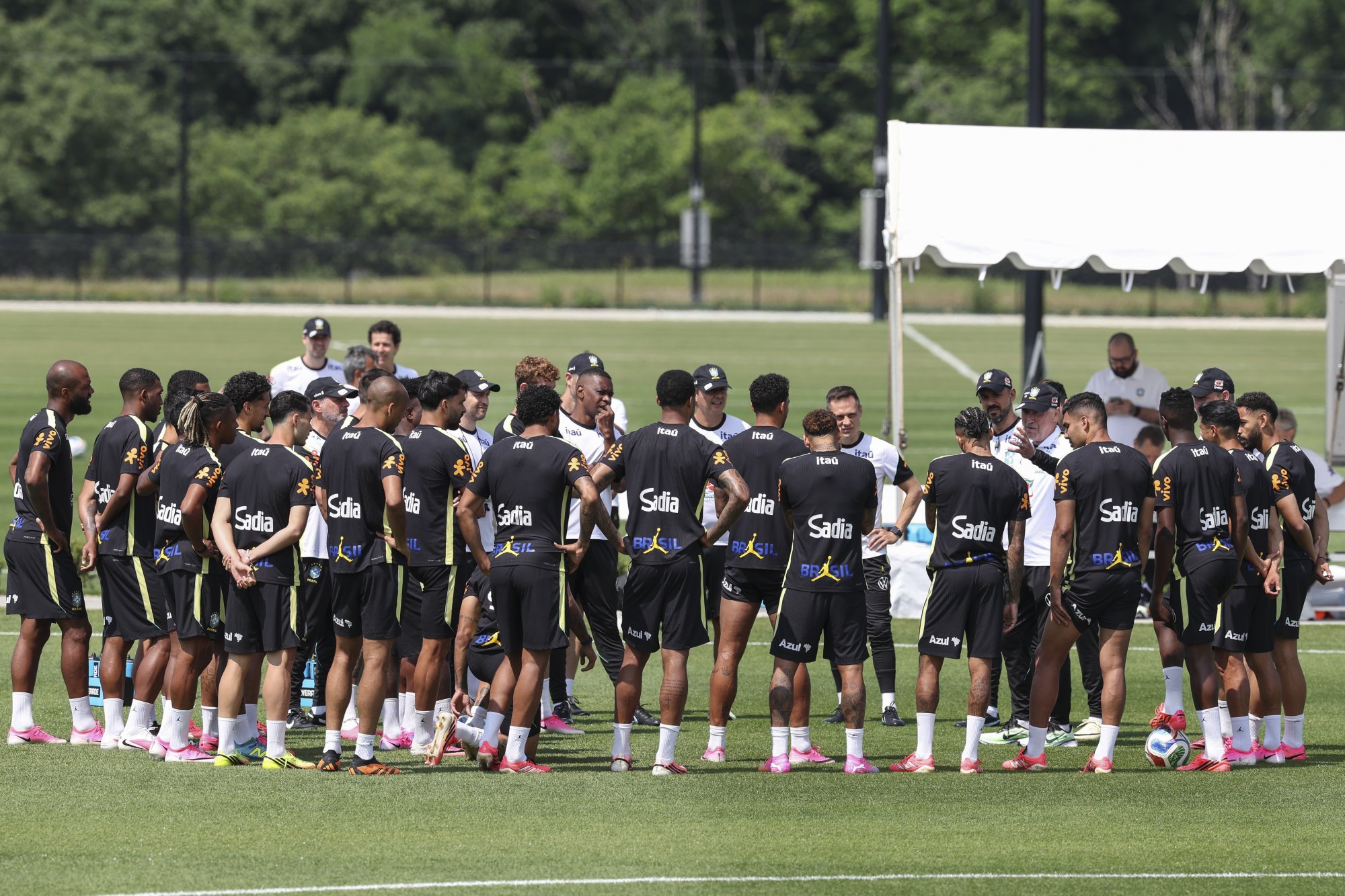 Brasil tenta recuperar confiança nesta sexta contra o Haiti; onde assistir ao jogo e os resultados de quinta