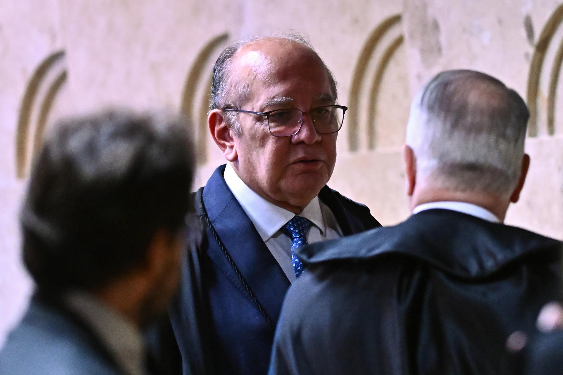 Gilmar Mendes propõe súmula vinculante para barrar pautas-bomba