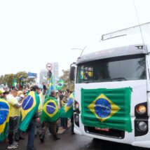 Deputados aprovam anulação de R$ 7 bilhões em multas de Moraes a caminhoneiros Multa a caminhoneiros