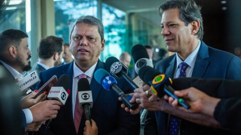 Tarcísio e Haddad voltam a trocar farpas