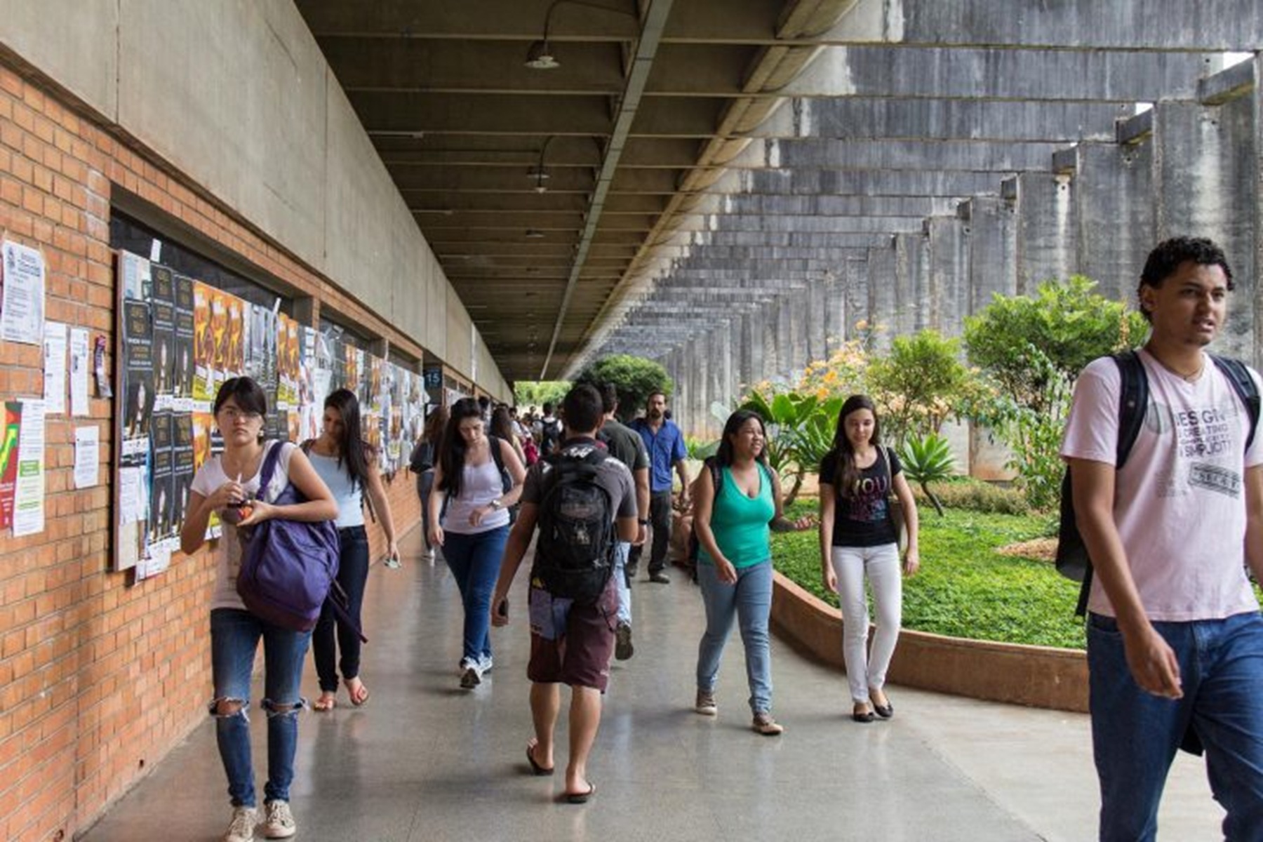 Universidades federais - bloqueio de verbas