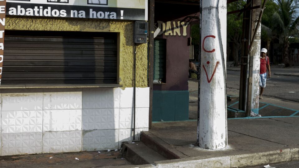 São o crime organizado e a burocracia que agridem a soberania do Brasil