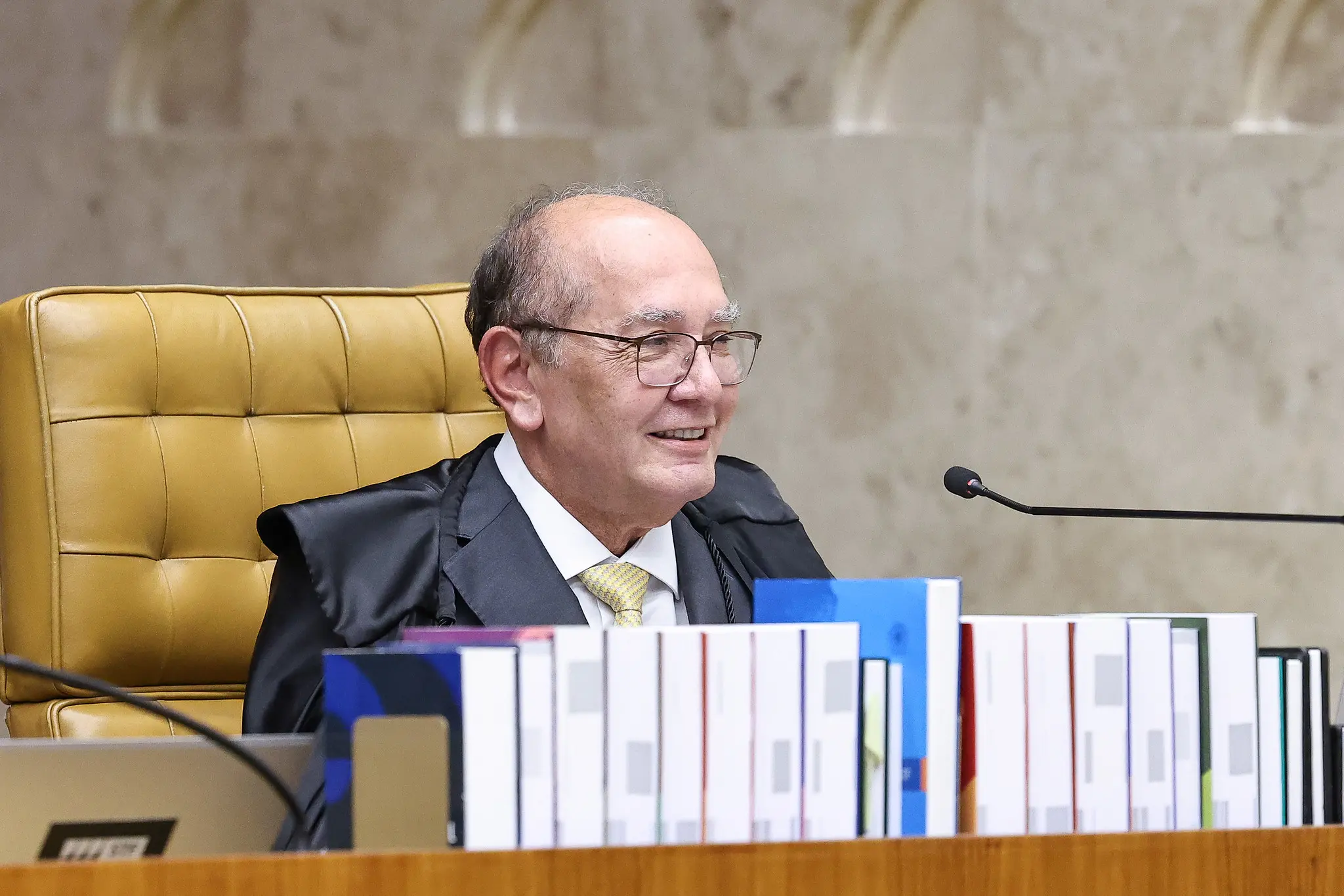 Gilmar Mendes se emociona em homenagem por 24 anos no STF