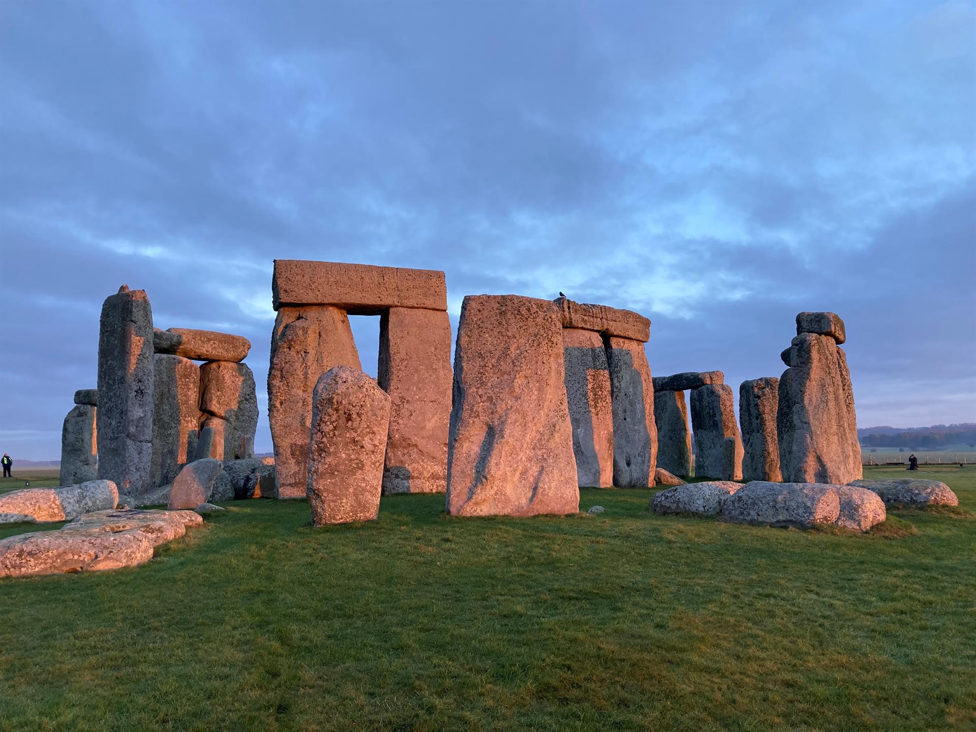 Arqueólogos descobrem possível “protótipo” de Stonehenge de 5 mil anos