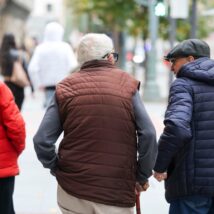 Idosos em Bilbao, na Espanha: a população da Europa está cada vez mais velha. Imagem referente a matéria